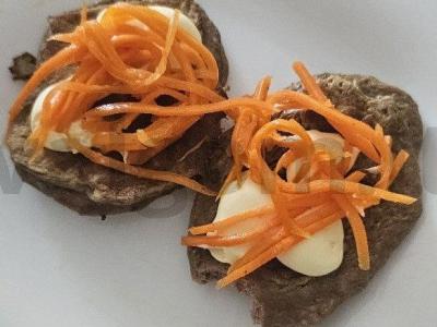 Kepenų blynai su korėjietiška morkų salotomis Žingsnis 9