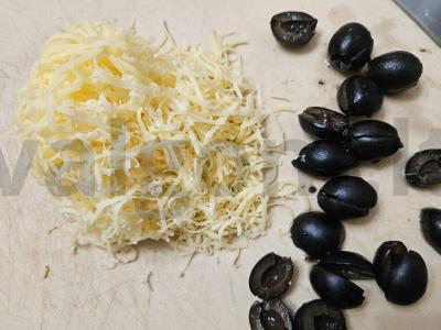 Karšti sumuštiniai su dešrelėmis ir sūriu Žingsnis 1