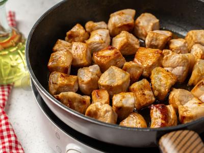 Troškinta kiauliena sūrio padaže Žingsnis 1