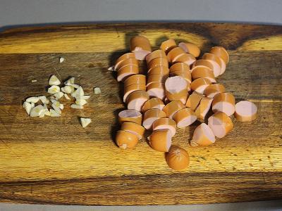 Farfalle su dešrelėmis ir mocarela Žingsnis 2