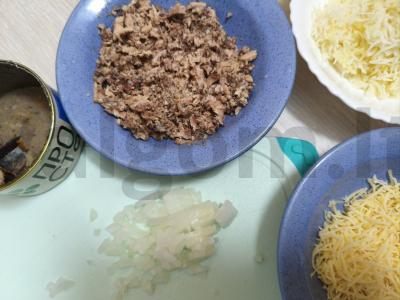 Salotos su žuvimi, sūriu ir daržovėmis Žingsnis 2