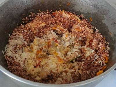 Plovas su vištiena iš dviejų rūšių ryžių Žingsnis 10