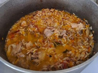 Plovas su vištiena iš dviejų rūšių ryžių Žingsnis 11