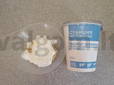 Vyšnių desertas su sausainiais ir varškės sūriu Žingsnis 2