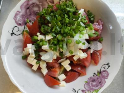 Daržovių salotas su lydytu sūriu ir kalendra Žingsnis 4