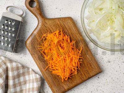 Kepenų tortas su morkomis ir svogūnais Žingsnis 6