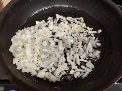 Vištienos kepenėlės grietinėje keptuvėje Žingsnis 1