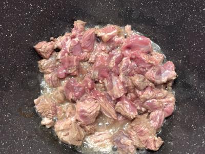 Jautienos plovas su „Basmati“ ryžiais Žingsnis 1