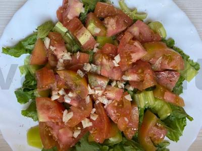 Daržovių salotas su keptu Adygei sūriu Žingsnis 10