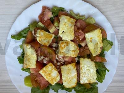 Daržovių salotas su keptu Adygei sūriu Žingsnis 11