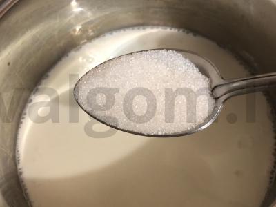 Avižinė košė su džiovintais vaisiais ir avietėmis Žingsnis 2