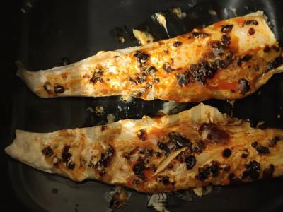 Menkių filė su juodųjų pupelių pasta Žingsnis 3