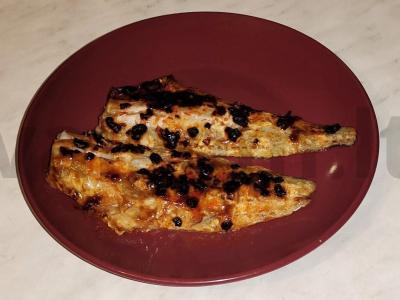 Menkių filė su juodųjų pupelių pasta pagrindine nuotrauka