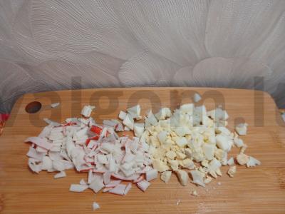 Kopūstų, rūgštynių ir krabų lazdelės salotas Žingsnis 2