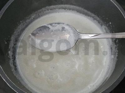 Manų košė ant išrūgų pieno Žingsnis 2