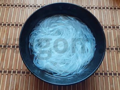 Funchosa su cukinija ir saldžiuoju pipiru Žingsnis 1