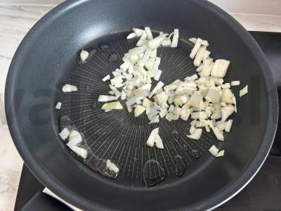 Juliens su vištiena ir pievagrybiais tartaletėse Žingsnis 1