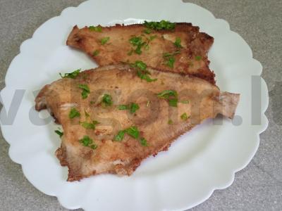 Kepta plekšnė kvapnioje džiūvėsėlių plutoje su bulvių krakmolu Žingsnis 5