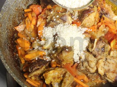 Plovas su jautienos šonkauliais Žingsnis 14