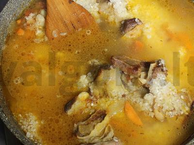 Plovas su jautienos šonkauliais Žingsnis 16