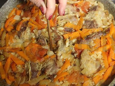 Plovas su jautienos šonkauliais Žingsnis 17