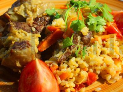 Plovas su jautienos šonkauliais pagrindine nuotrauka