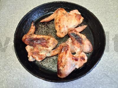 Aštrūs vištienos sparneliai su bulguro garnyru Žingsnis 4