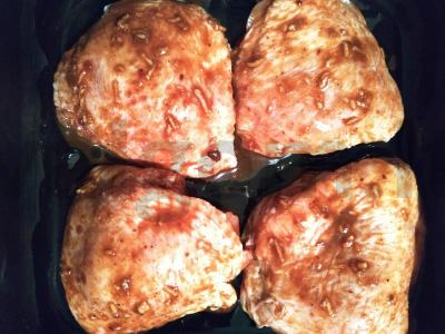 Skani vištienos šlaunelės mandarinų marinate Žingsnis 4