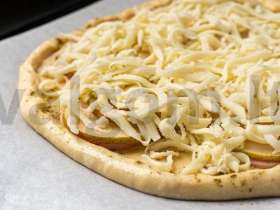 Pica su kriaušėmis ant sluoksniuoto tešlos Žingsnis 5