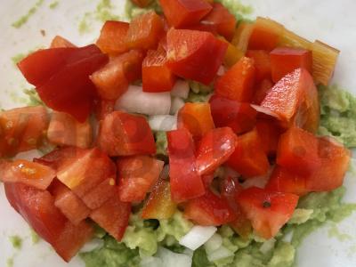 Brusketa su guakamole ir žaliuosius svogūnais Žingsnis 3