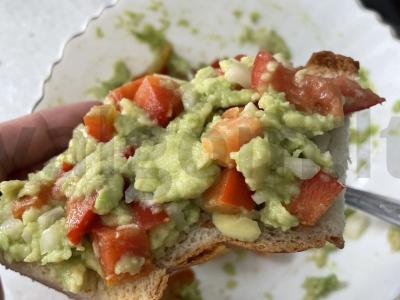 Brusketa su guakamole ir žaliuosius svogūnais Žingsnis 6