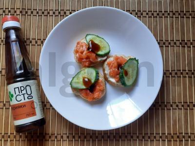 Brusketa su lydytu kreminiu sūriu, lašiša ir agurku Žingsnis 4