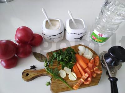 Pomidorai gabaliukais žiemai Žingsnis 1