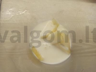 Gėrimas su kefyru, melionu ir gervuogėmis Žingsnis 3