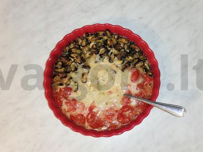 Makaronai su brie sūriu, midijomis ir vyšniniais pomidorais Žingsnis 4