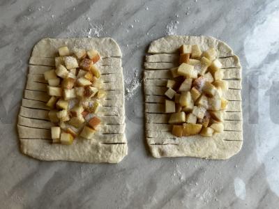 Sluoksniuotos tešlos pynės su obuoliais Žingsnis 6