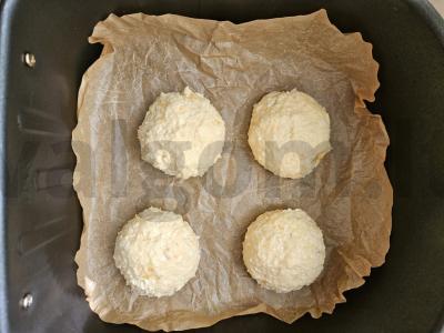 Bananų varškėčiai su mėlynėmis oro grilyje Žingsnis 4