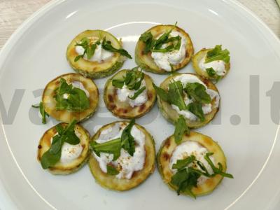 Kepti cukinijos griežinėliai pagrindine nuotrauka