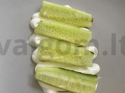 Aštrūs agurkai ant grietinės pagalvėlės Žingsnis 6