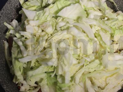 Troškinta kopūstai su dešra ir daržovėmis Žingsnis 8