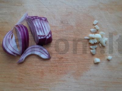 Funchosa su agurkais ir saldžiaisiais pipirais Žingsnis 3