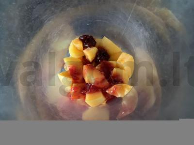 Smuzi su sultimis, abrikosais ir vyšnių uogiene Žingsnis 2