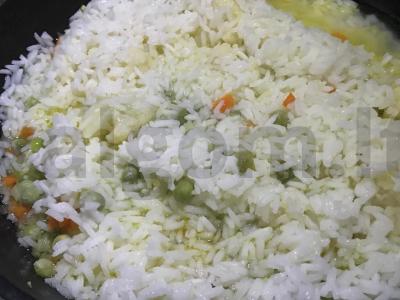 Ryžiai su daržovėmis keptuvėje Žingsnis 5