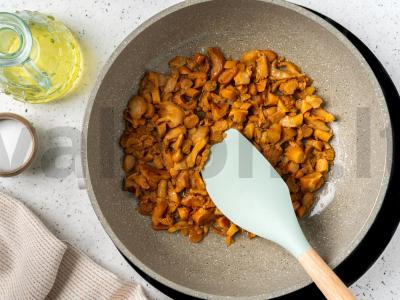 Koldūnai su bulvėmis ir voveraitėmis Žingsnis 2