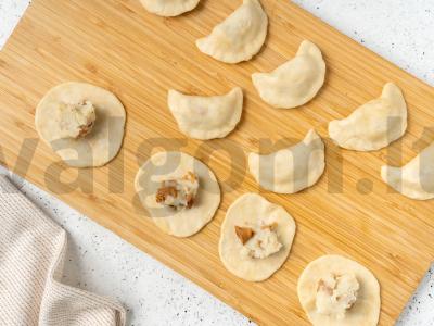 Koldūnai su bulvėmis ir voveraitėmis Žingsnis 9