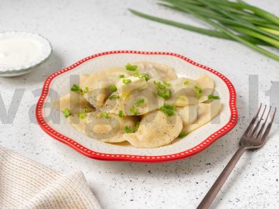 Koldūnai su bulvėmis ir voveraitėmis pagrindine nuotrauka