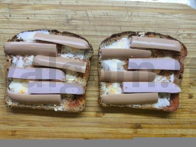 Karšti sumuštiniai su dešrelėmis ir sūriu Žingsnis 3