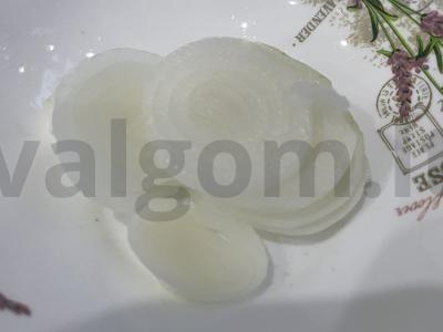 Daržovių ir uogų salotas Žingsnis 1