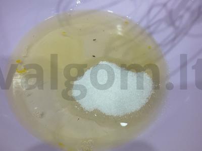 Beze su obuolių džemu Žingsnis 2