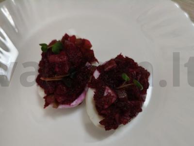 Kiaušiniai, įdaryti burokėliais ir silke pagrindine nuotrauka